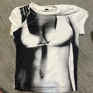 tight fitting t shirt